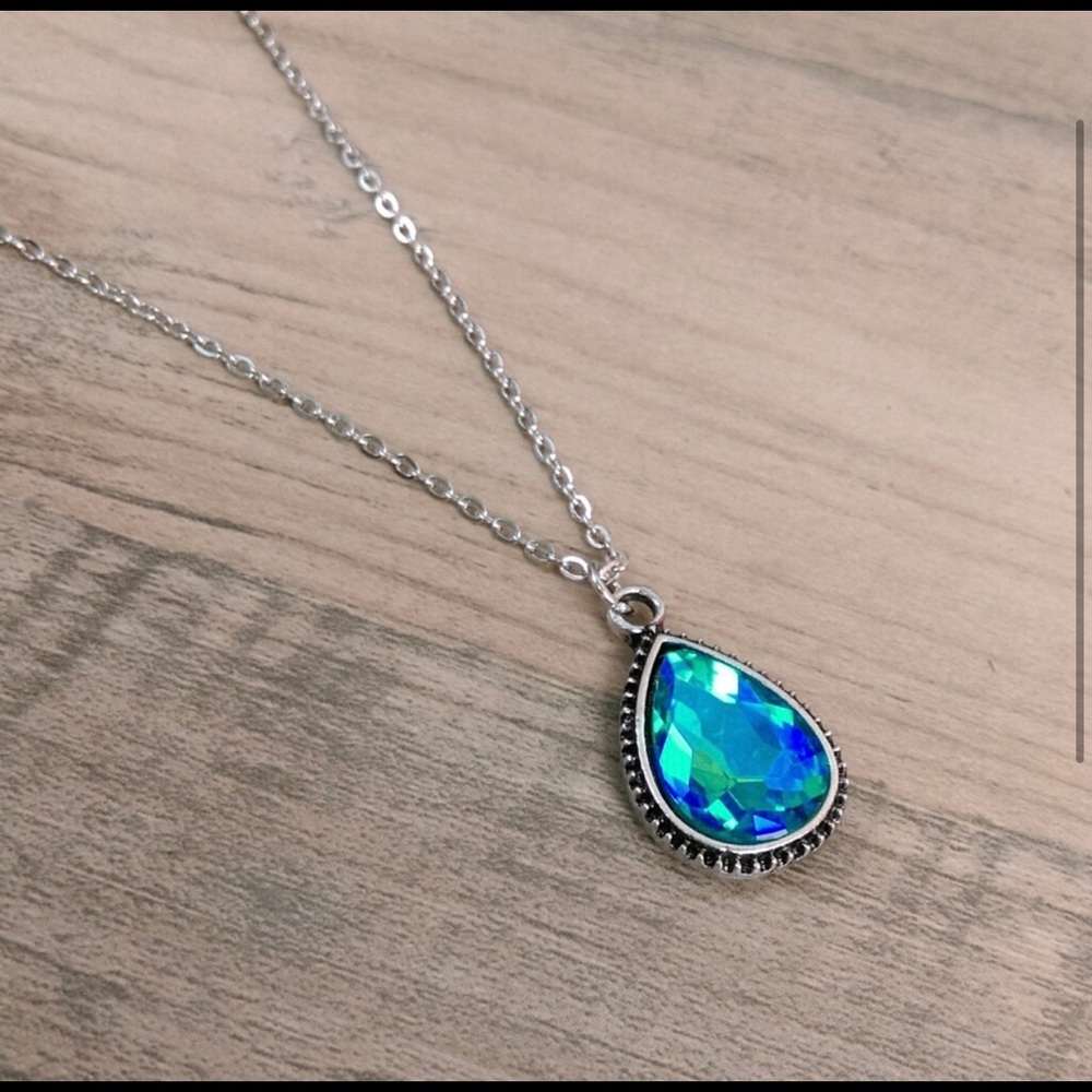 Turquoise pendant necklace